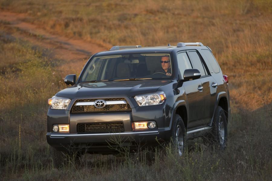  Toyota 4Runner 2010 года  (фото 54 из 84)